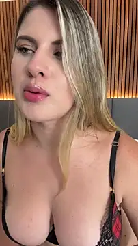 EmiilyAdams_ webcam