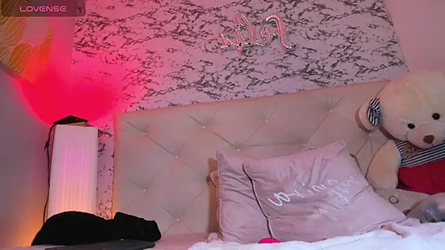 Lili__taylor webcam