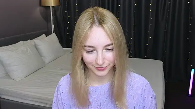 Shy_Polly webcam