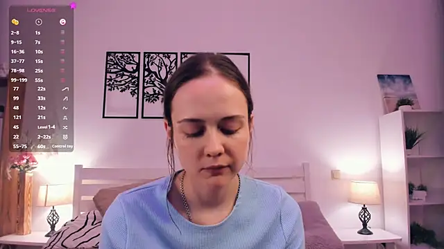 MalvinaTrafford webcam