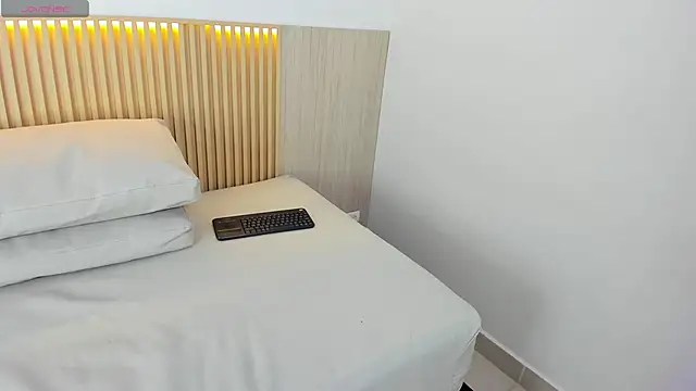 emma_wiils webcam