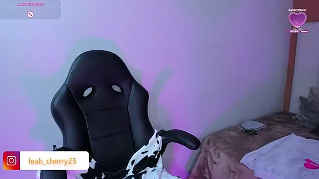 Leah_cherry webcam