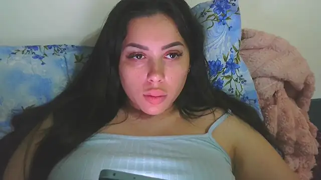 LovelyJulliette webcam