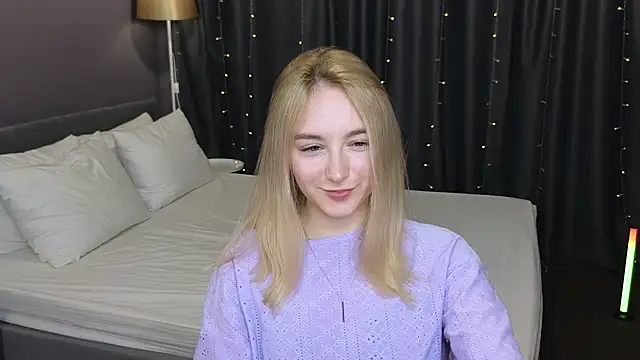 Shy_Polly webcam