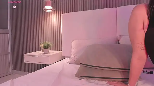 annie_clarkson webcam