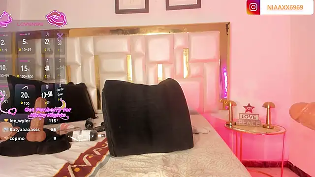 MiaaXXX1 webcam
