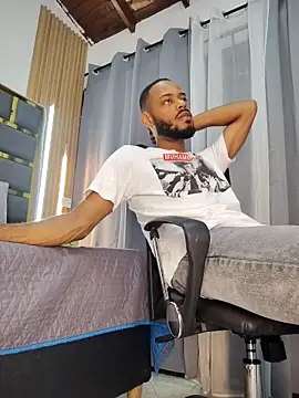 Oliver_bigblack_cock webcam