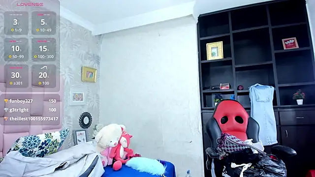 Mara_Summerr webcam