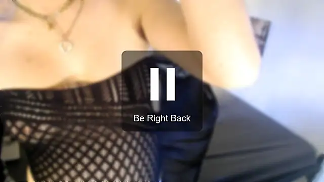 NinaDOM4CUM webcam