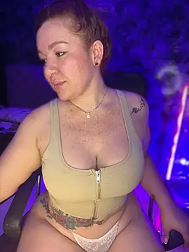 Bigass_curvy webcam