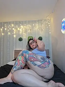 Juliietha_servas webcam