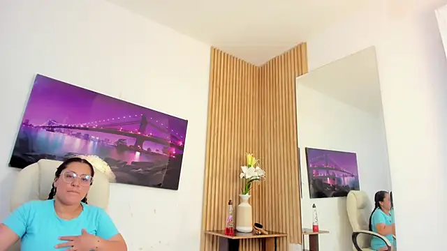 Reina_Mia1 webcam