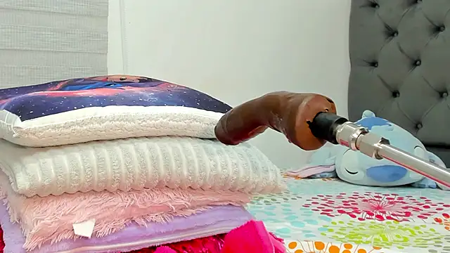Elizabeth_18_ webcam