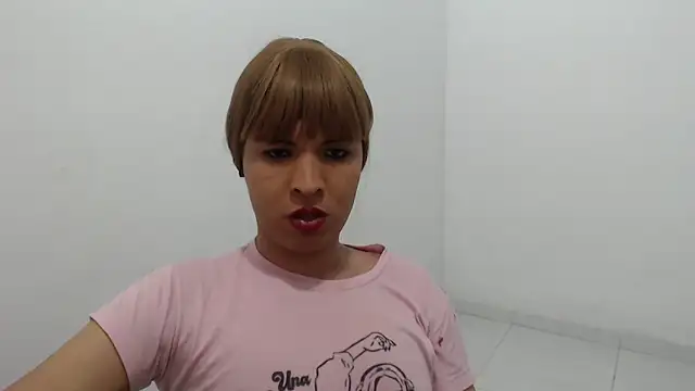 estefania224 webcam