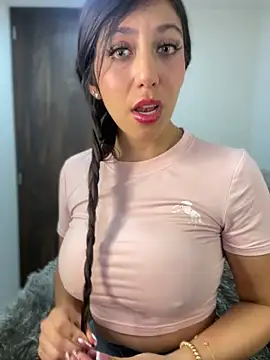 MiaJones21