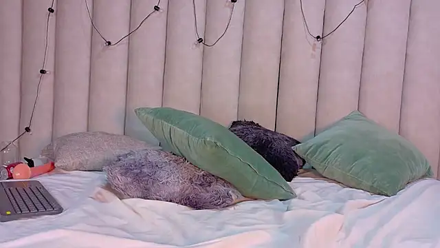Meganlove__ webcam