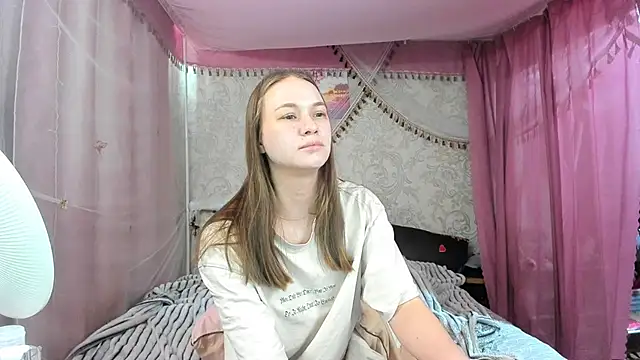 leila_bambi_ webcam