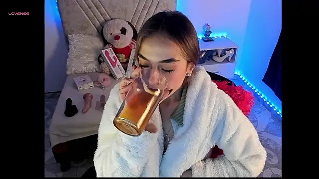 Mia_Victoria22 webcam