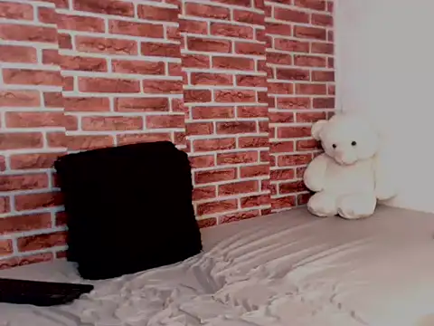 PHLauraLove webcam
