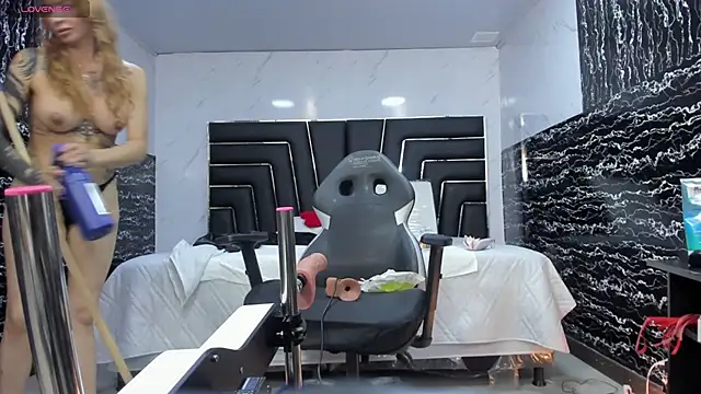 Ladyy_Scarlett webcam