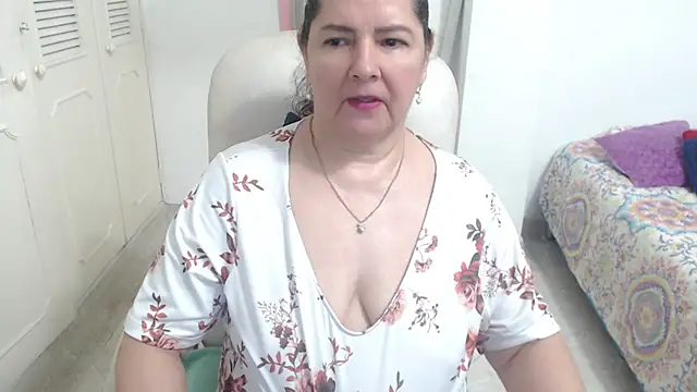 leonela_69 webcam
