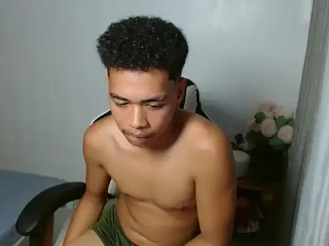 curlyasian_njxx webcam