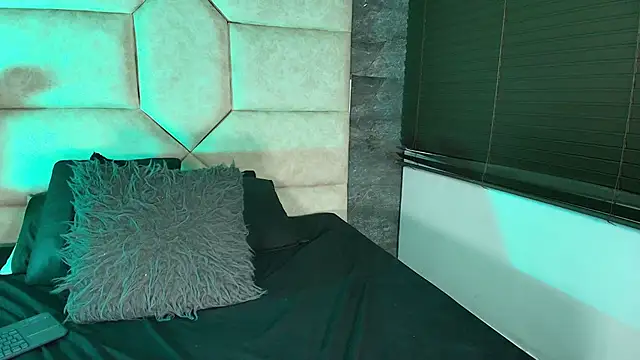 Ariia_Monroee webcam