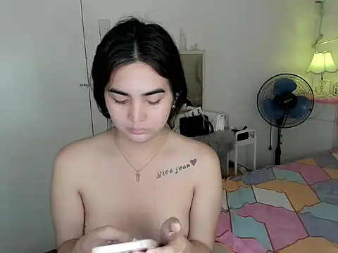 nica_doll webcam