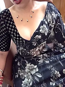 Webcam Model (Roja-Telugu777)  is live.Free join now!