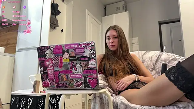 selena_favn webcam