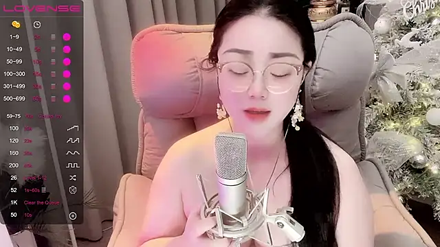 Monica-666888- webcam
