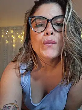 Juliietha_servas webcam