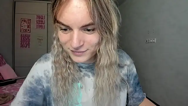 milliKira006 webcam