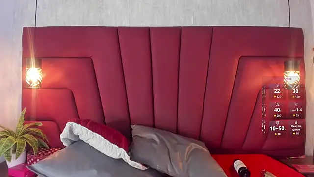 Maya_curvy webcam