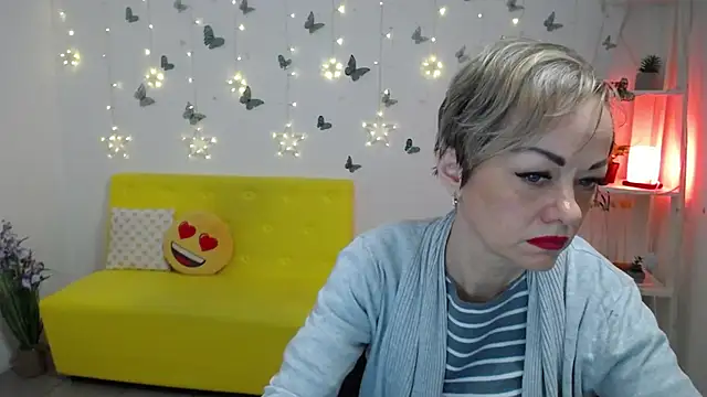 NikaMayu webcam