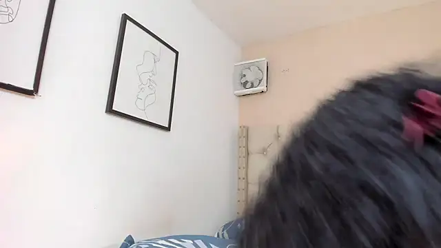 vanesasexyhot21 webcam
