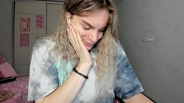milliKira006 webcam