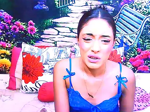 IndianPretty14u2Luv webcam