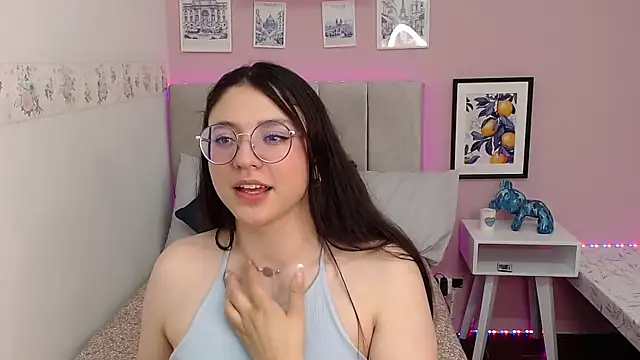 Angelie_Rosebrm webcam