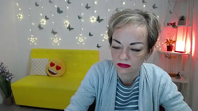 NikaMayu webcam