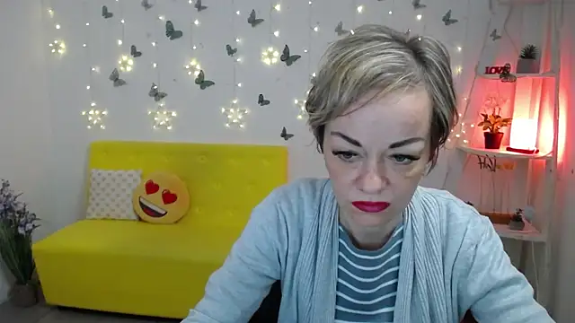 NikaMayu webcam
