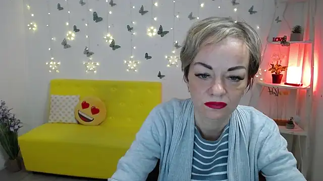 NikaMayu webcam