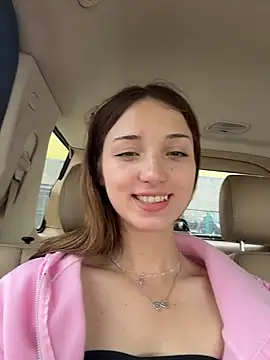  DollyTall chat room