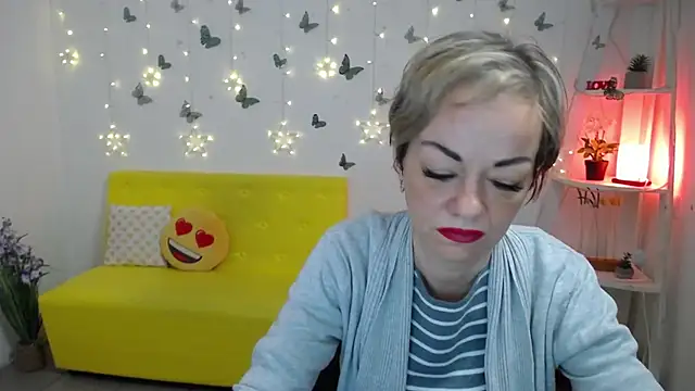 NikaMayu webcam