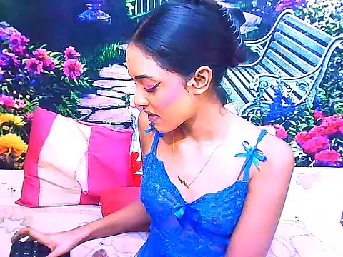 IndianPretty14u2Luv webcam