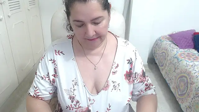 leonela_69 webcam