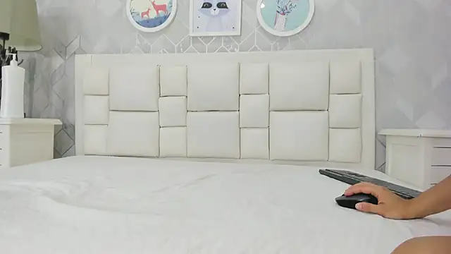 naia_cox webcam
