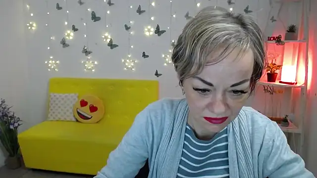 NikaMayu webcam