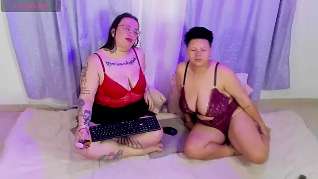 MiaYMolly webcam