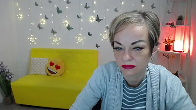 NikaMayu webcam